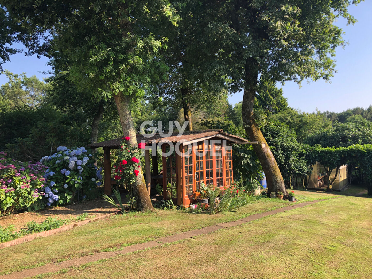 Maison des années 90  dans un magnifique jardin de 2000m2 à GARROSSE - MORCENX-LA-NOUVELLE (40110)