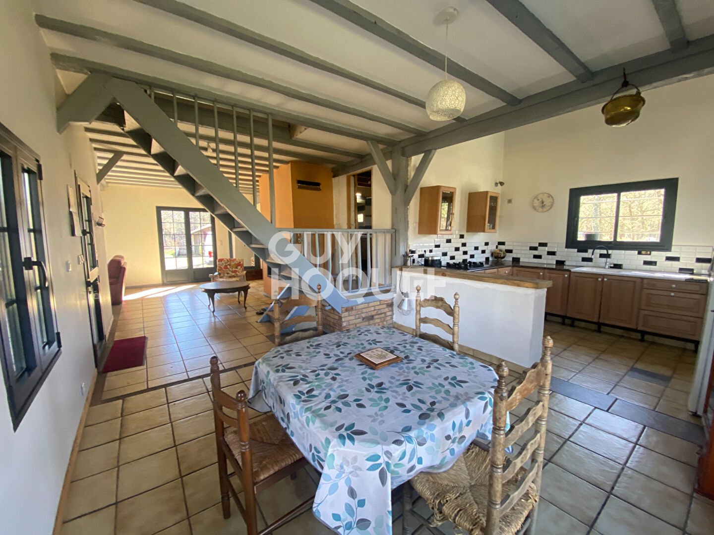 Magnifique airial en pleine forêt Maison d'environ 180m2 à RION-DES-LANDES ( 40260)