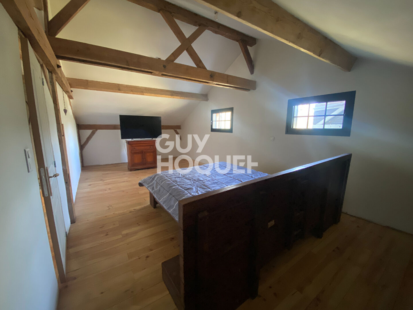 Magnifique airial en pleine forêt Maison d'environ 180m2 à RION-DES-LANDES ( 40260)