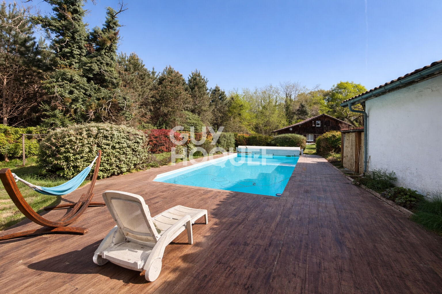 Magnifique Airial avec deux habitations à RION DES LANDES (40370)