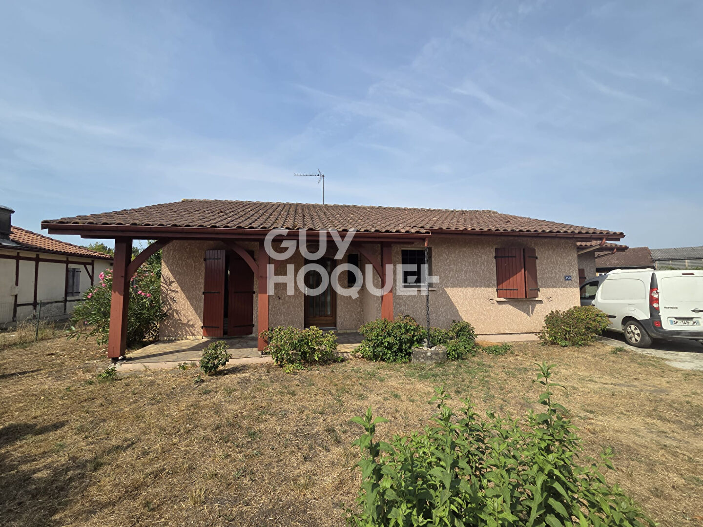 Rion-des-Landes, Maison de plain-pied avec garage et jardin. Beau potentiel