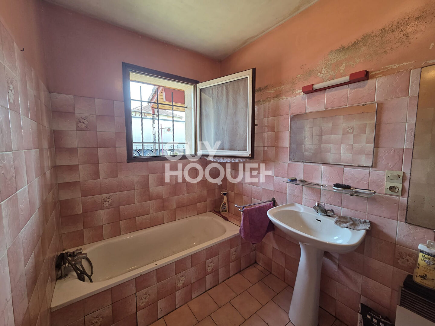 Rion-des-Landes, Maison de plain-pied avec garage et jardin. Beau potentiel