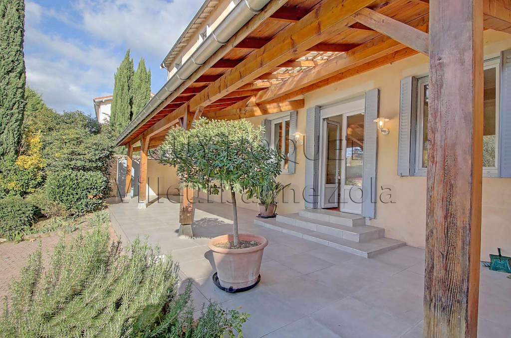 Appartement RDJ 5 pièce(s) - 125 m² + 500 m² de jardin