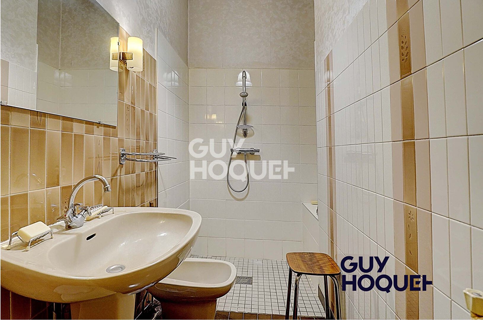 MAISON DE 111,20 m²  SUR PARCELLE DE 806 m² - VILLEURBANNE CUSSET