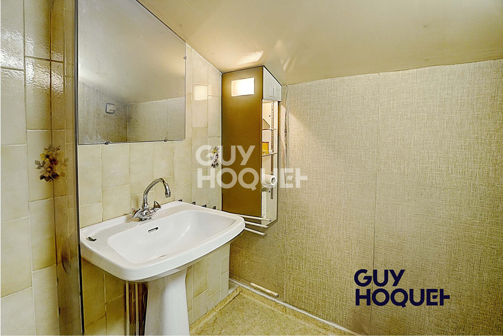MAISON DE 111,20 m²  SUR PARCELLE DE 806 m² - VILLEURBANNE CUSSET