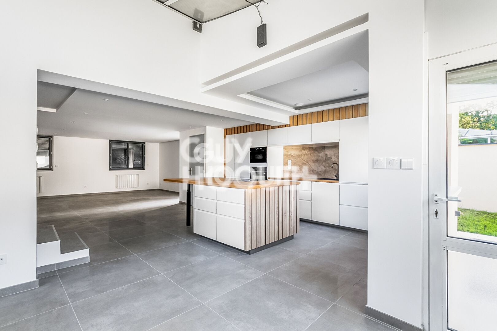 MAISON RARE A LA VENTE - VILLEURBANNE