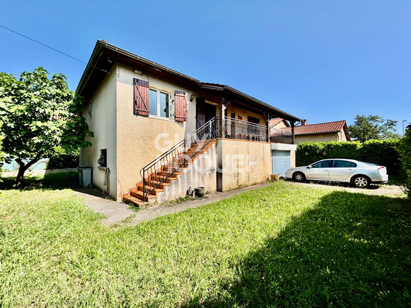 Maison Vaulx-en-Velin limite Villeurbanne 5 pièces 99m² habitables / 204,82m² au sol / grand jardin