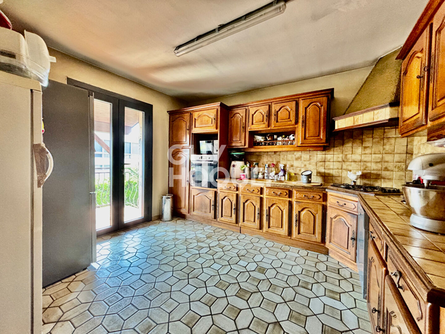 Maison Vaulx-en-Velin limite Villeurbanne 5 pièces 99m² habitables / 204,82m² au sol / grand jardin