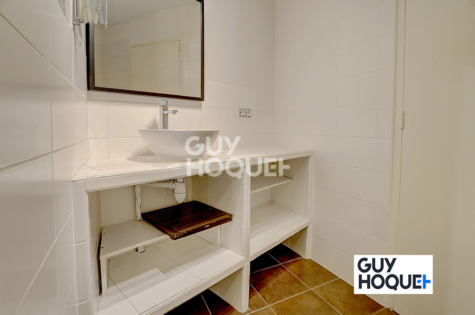 APPARTEMENT 96 m² - PROXIMITE IMMEDATE CHARPENNES - 2 BALCONS