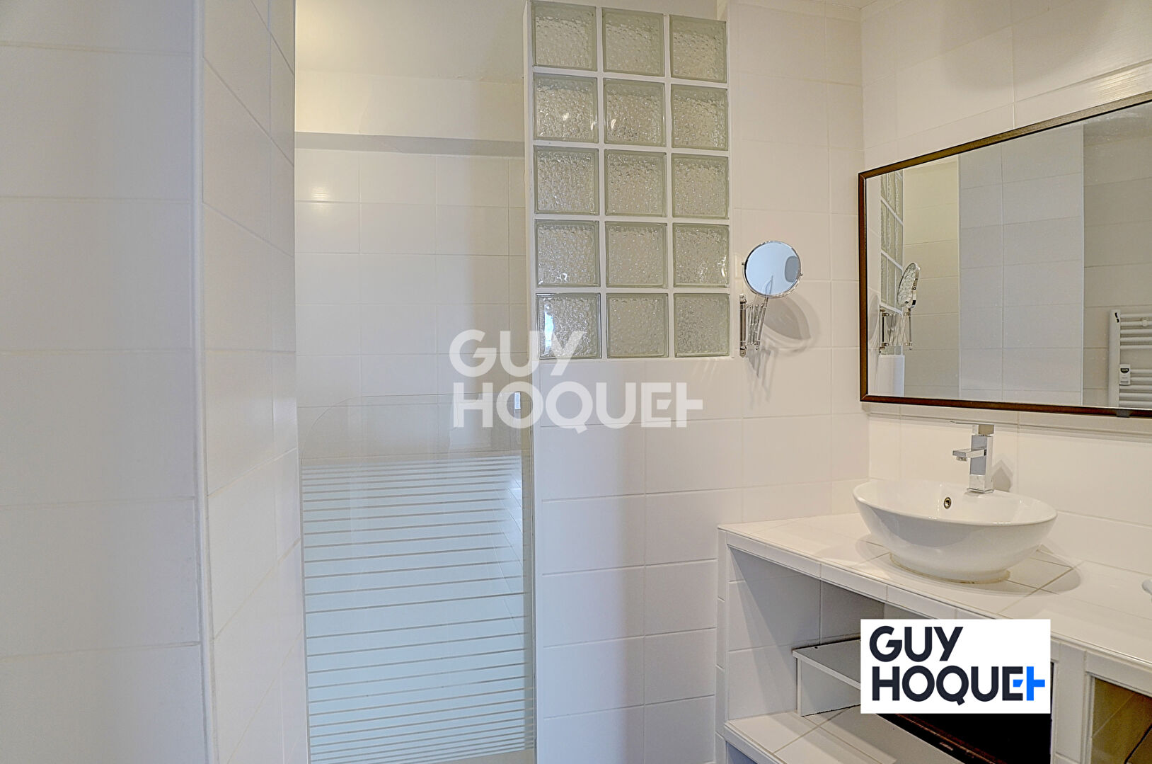 APPARTEMENT 96 m² - PROXIMITE IMMEDATE CHARPENNES - 2 BALCONS