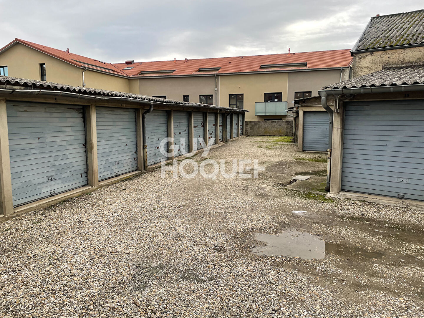 Garages Bron