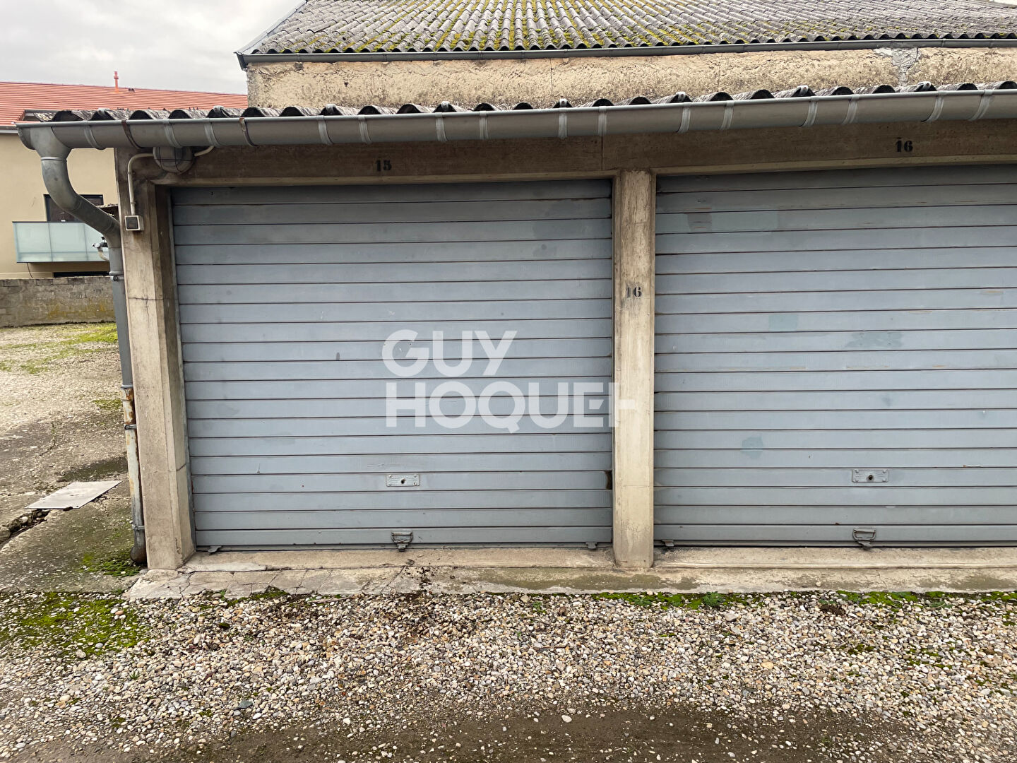 Garages Bron