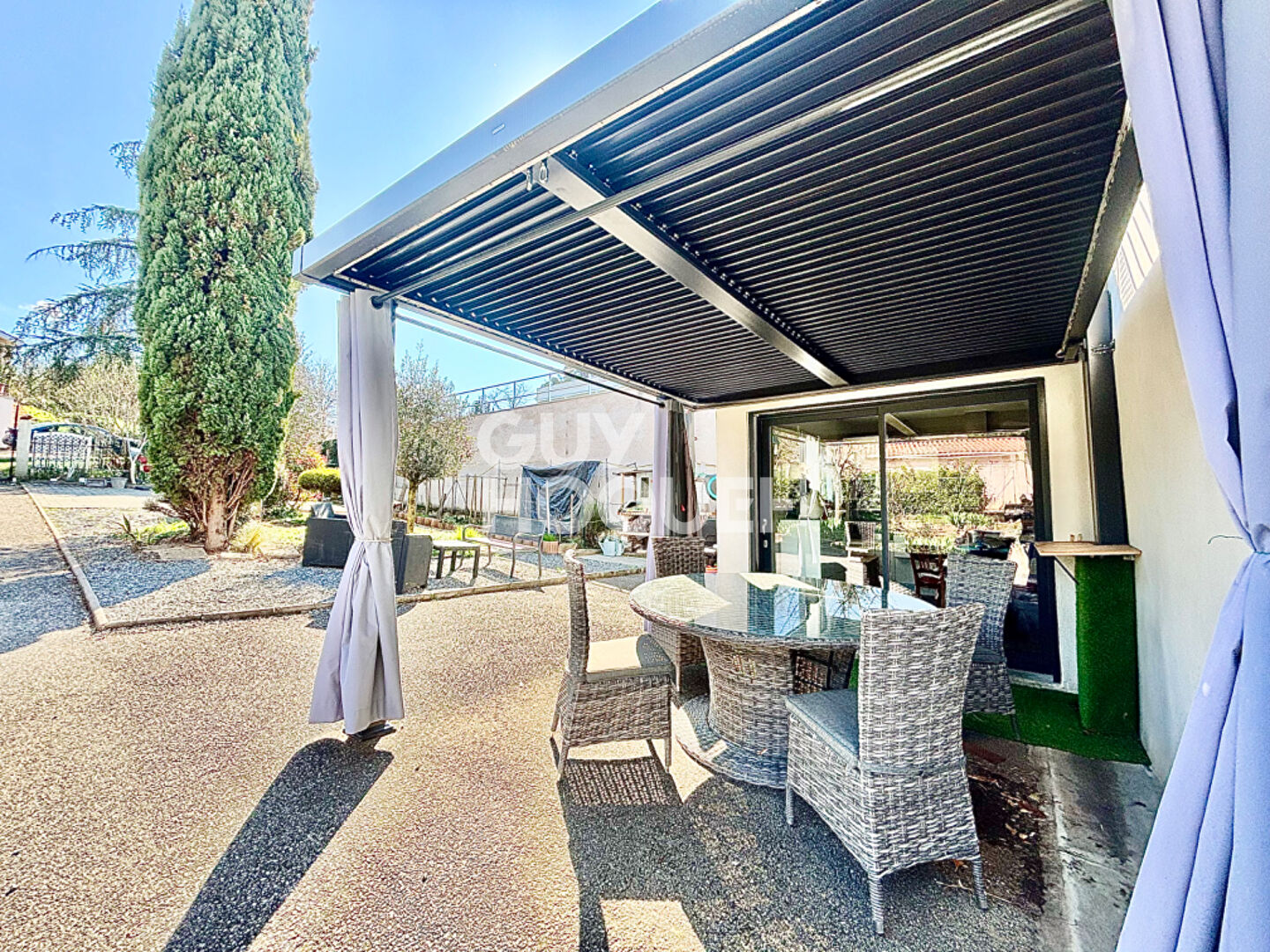 Maison moderne à vendre à Saint Fons - 5 pièces, 3 chambres