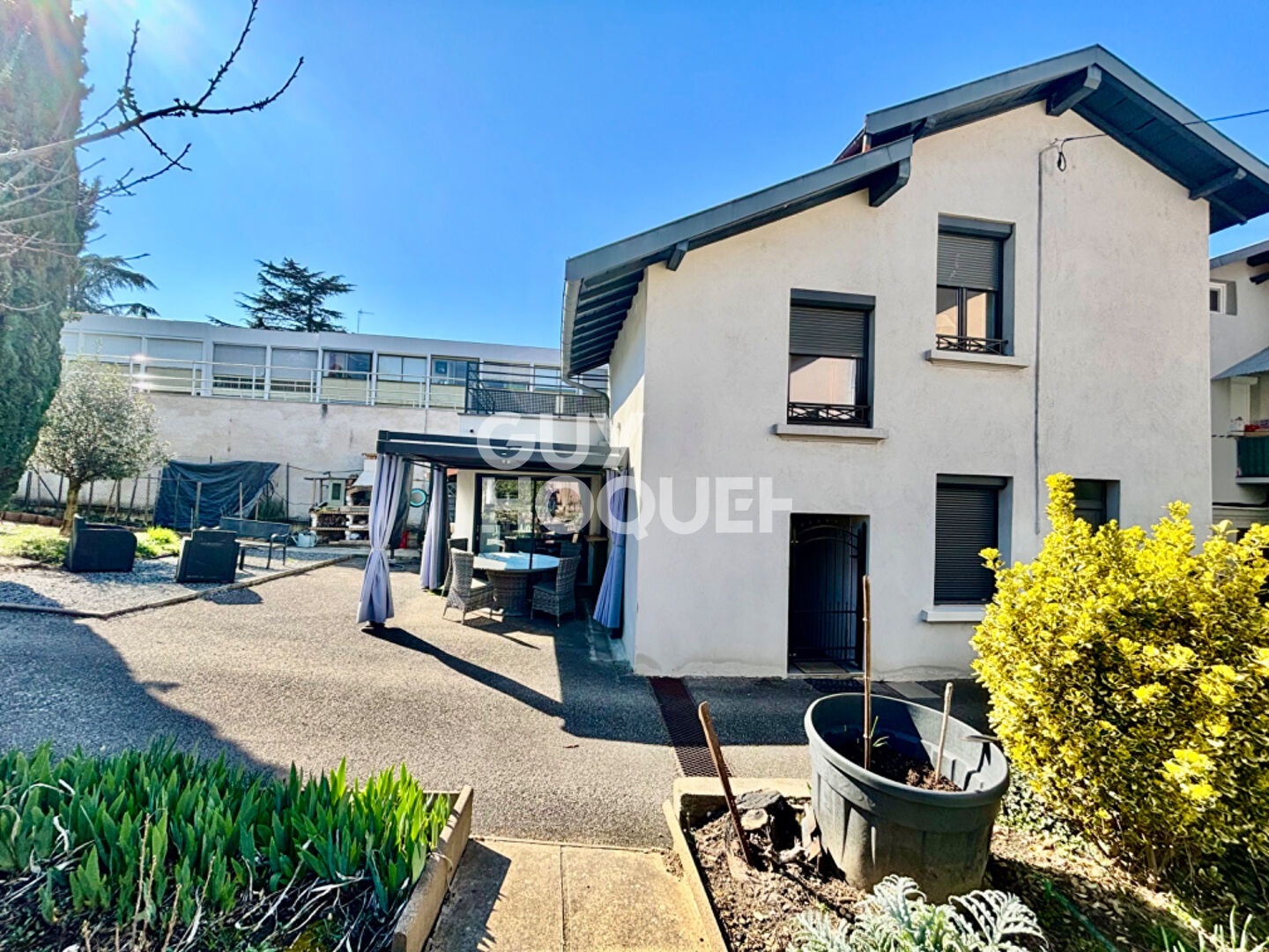 Maison moderne à vendre à Saint Fons - 5 pièces, 3 chambres