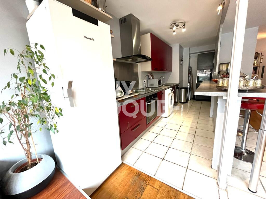 VILLEURBANNE, QUARTIER GRATTE CIEL - T4 / T5 familial