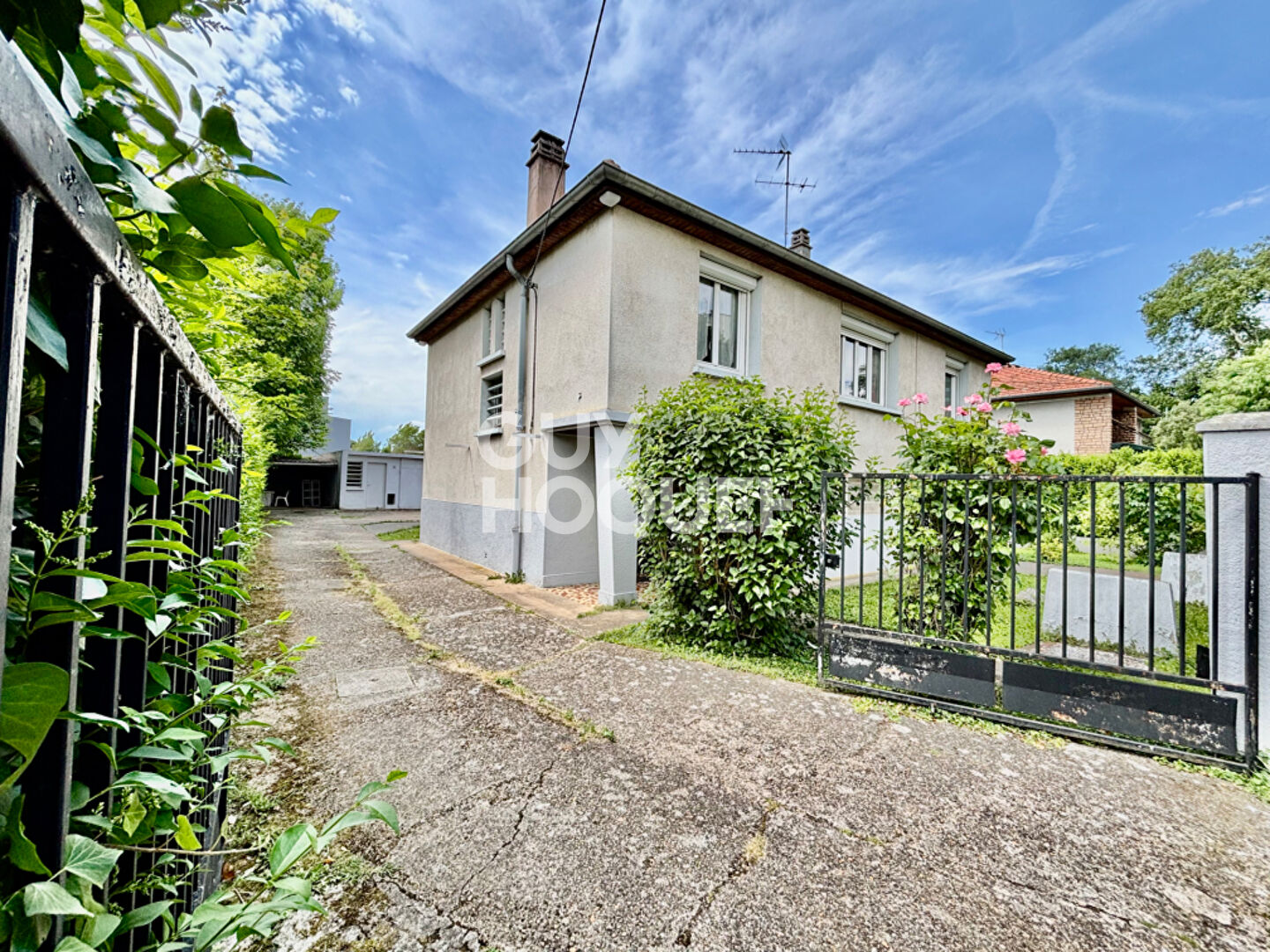 Maison à vendre à Vaulx-en-Velin - 7 pièces, 6 chambres