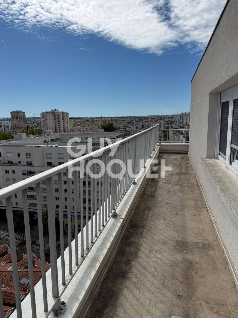 À louer T2 Dernier Étage avec Grande Terrasse  Centre Gratte-Ciel (Villeurbanne)  avec vue exceptionelle