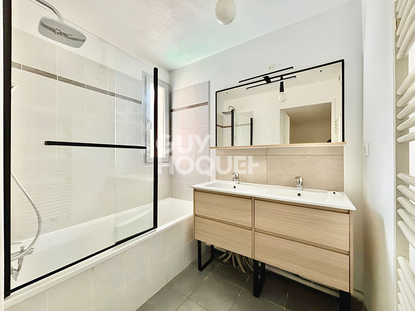 Maison T5 moderne à vendre à Vaulx-en-Velin Village