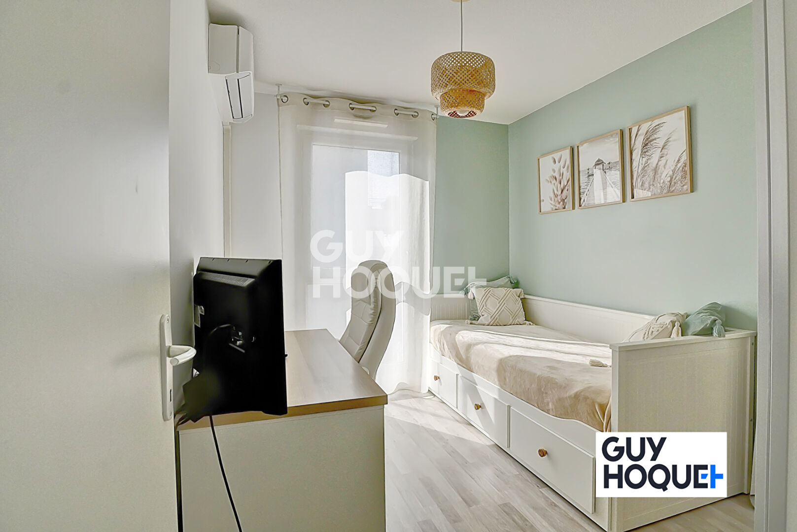 CARRE DE SOIE - T3 66 m² AVEC TERRASSE - METRO A / TRAMWAY T3 &T7