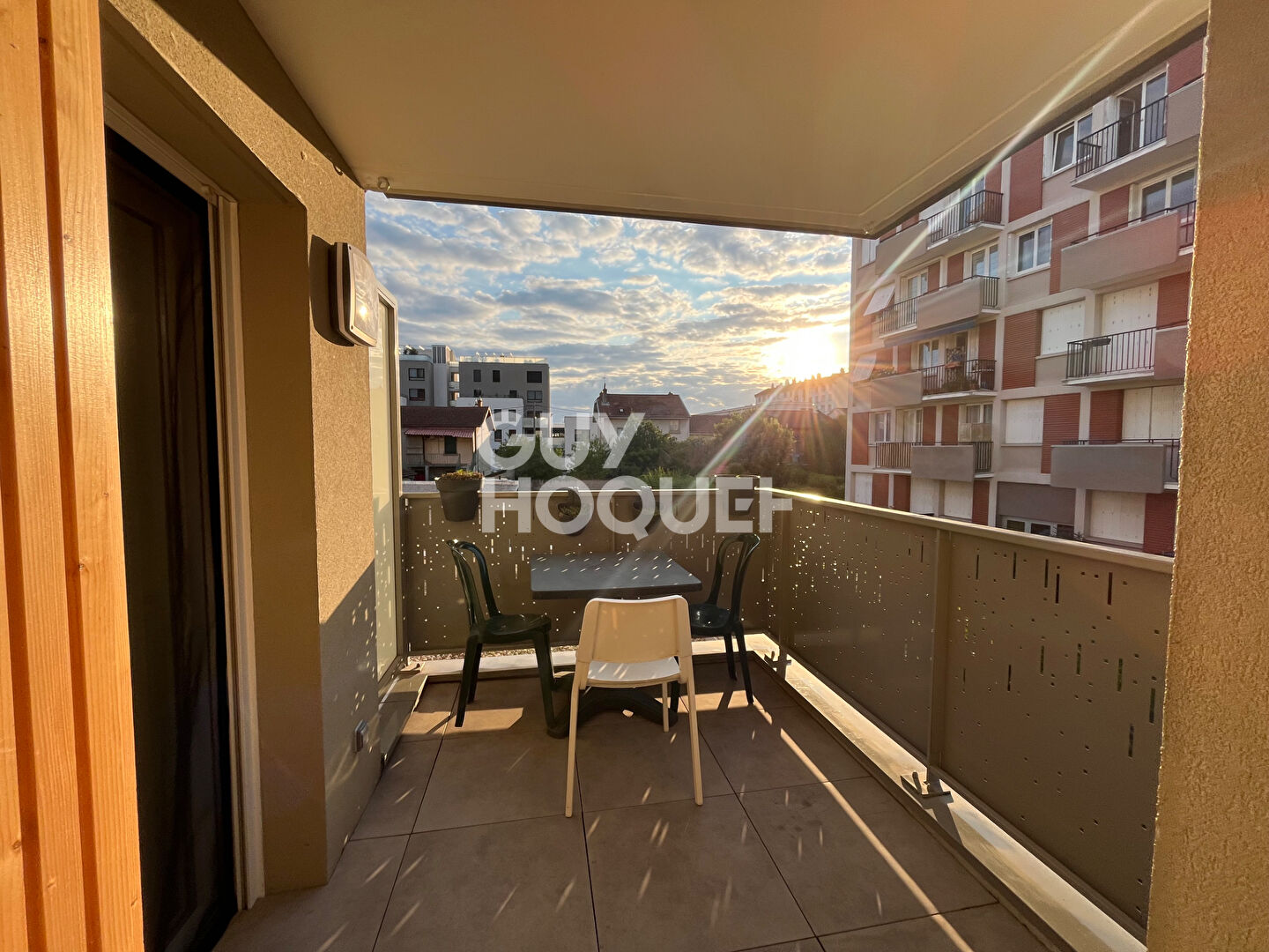 À louer : Appartement 3 pièces de prestige à Villeurbanne AVEC GARAGE  - Gratte Ciel/Croix Luizet