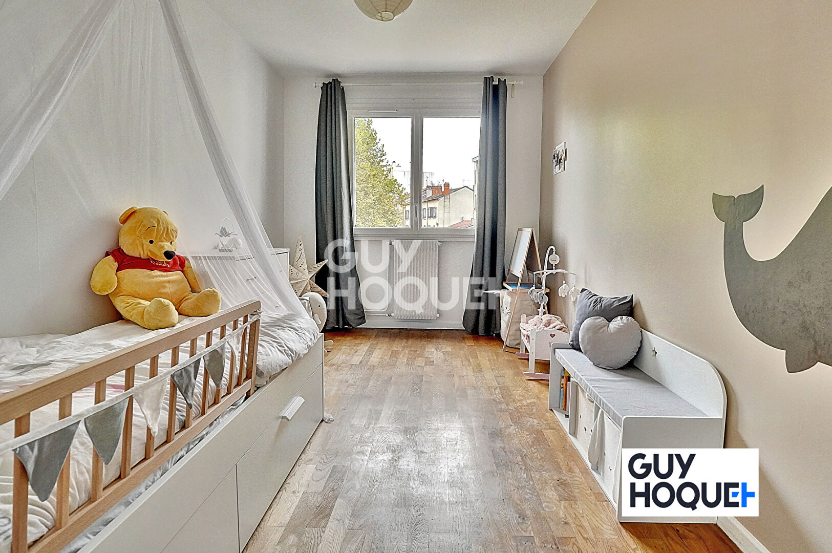 APPARTEMENT TRAVERSANT 4 PIECES 99 m² PROCHE MONTCHAT  ET FUTUR TRAM T6- VUE DEGAGEE AVEC BALCON