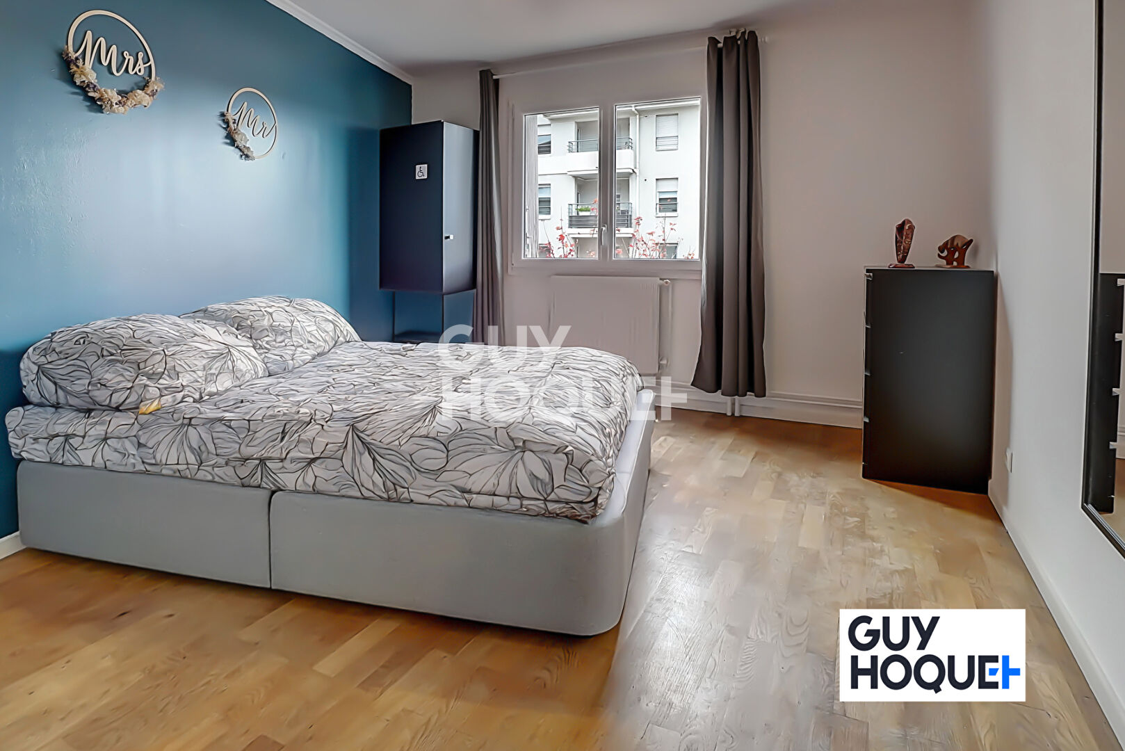 APPARTEMENT TRAVERSANT 4 PIECES 99 m² PROCHE MONTCHAT  ET FUTUR TRAM T6- VUE DEGAGEE AVEC BALCON