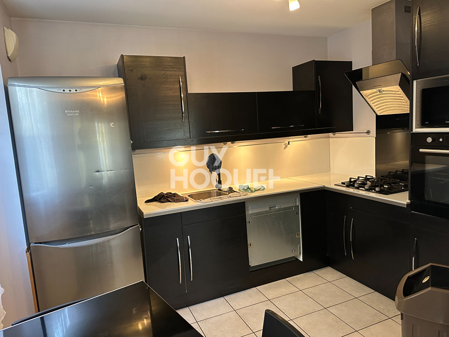 CARRE DE SOIE - T4 80 m² AVEC EXTERIEUR - METRO A / TRAMWAY T3 &T7