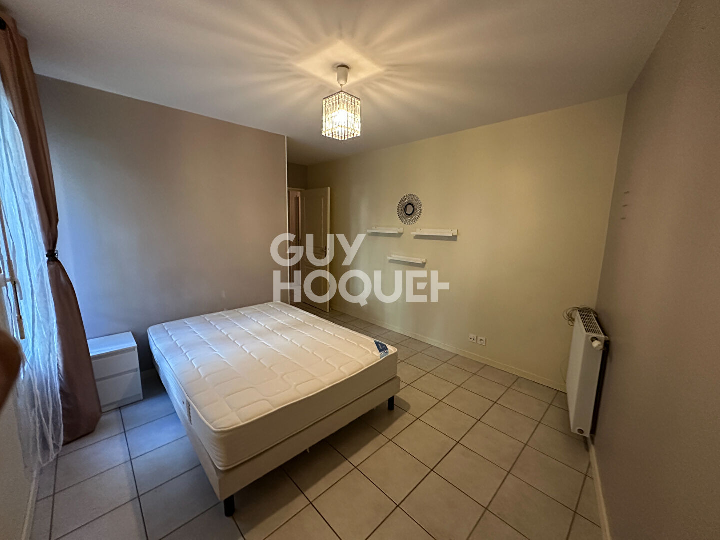 CARRE DE SOIE - T4 80 m² AVEC EXTERIEUR - METRO A / TRAMWAY T3 &T7