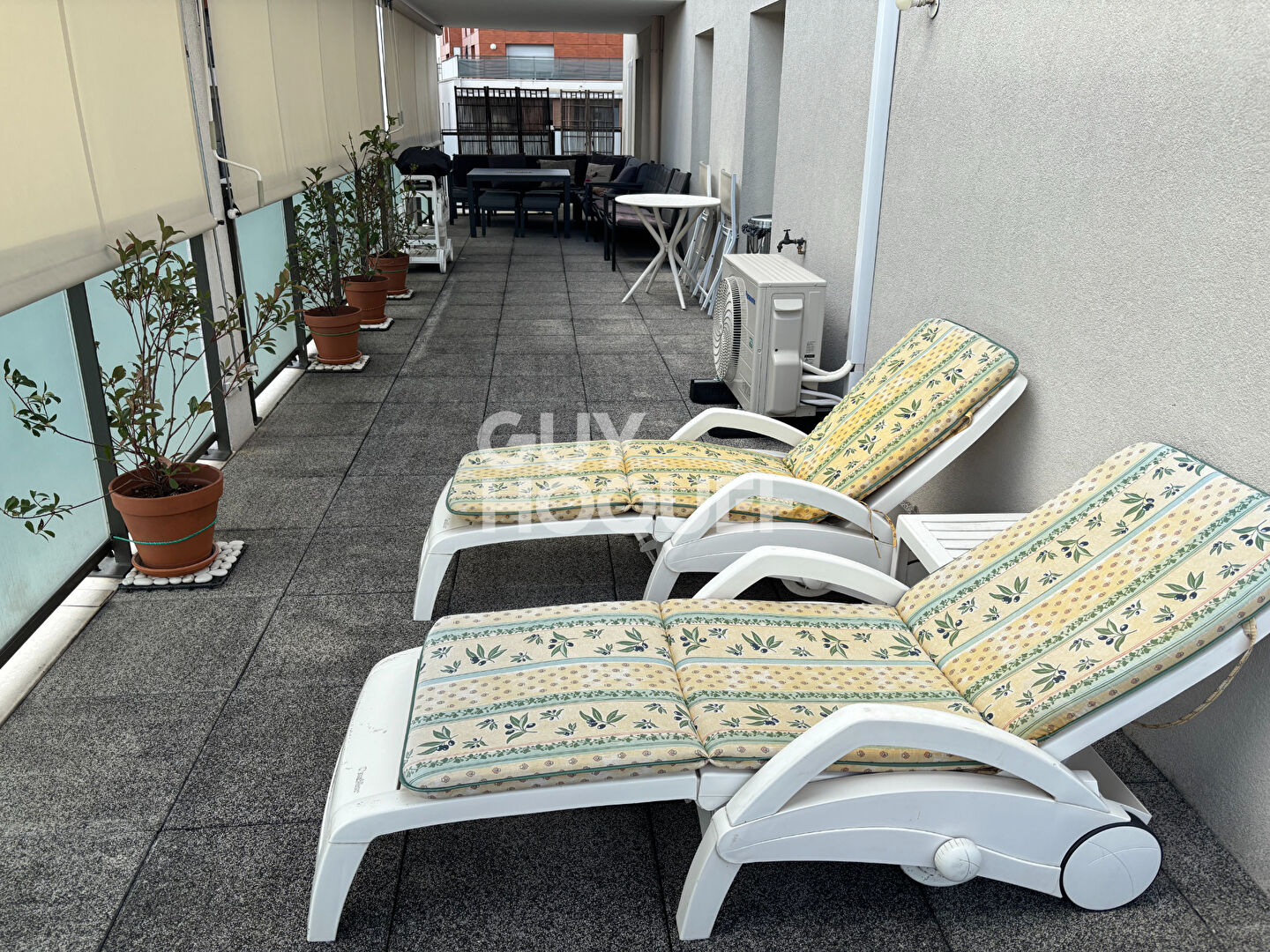 À VENDRE, Appartement T4 de 78 m²,  triple exposition, avec Terrasse de 48 m² & Garage double, Proximité Place Ronde , VILLEURBANNE (69100)