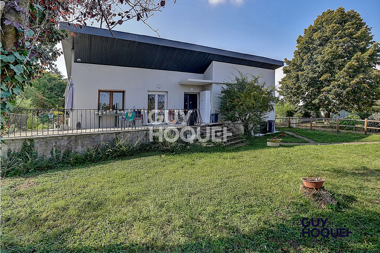 MAISON ENTIEREMENT RENOVEE AVEC JARDIN - AUCUNE MITOYENNETE