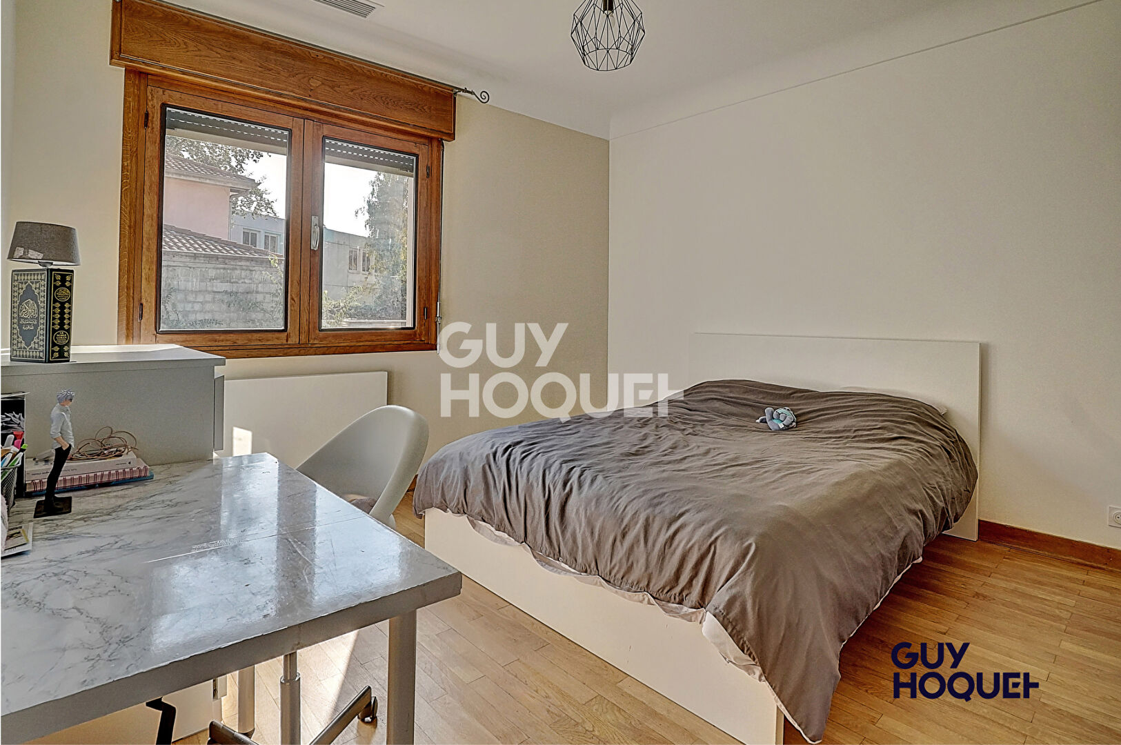 MAISON ENTIEREMENT RENOVEE AVEC JARDIN - AUCUNE MITOYENNETE