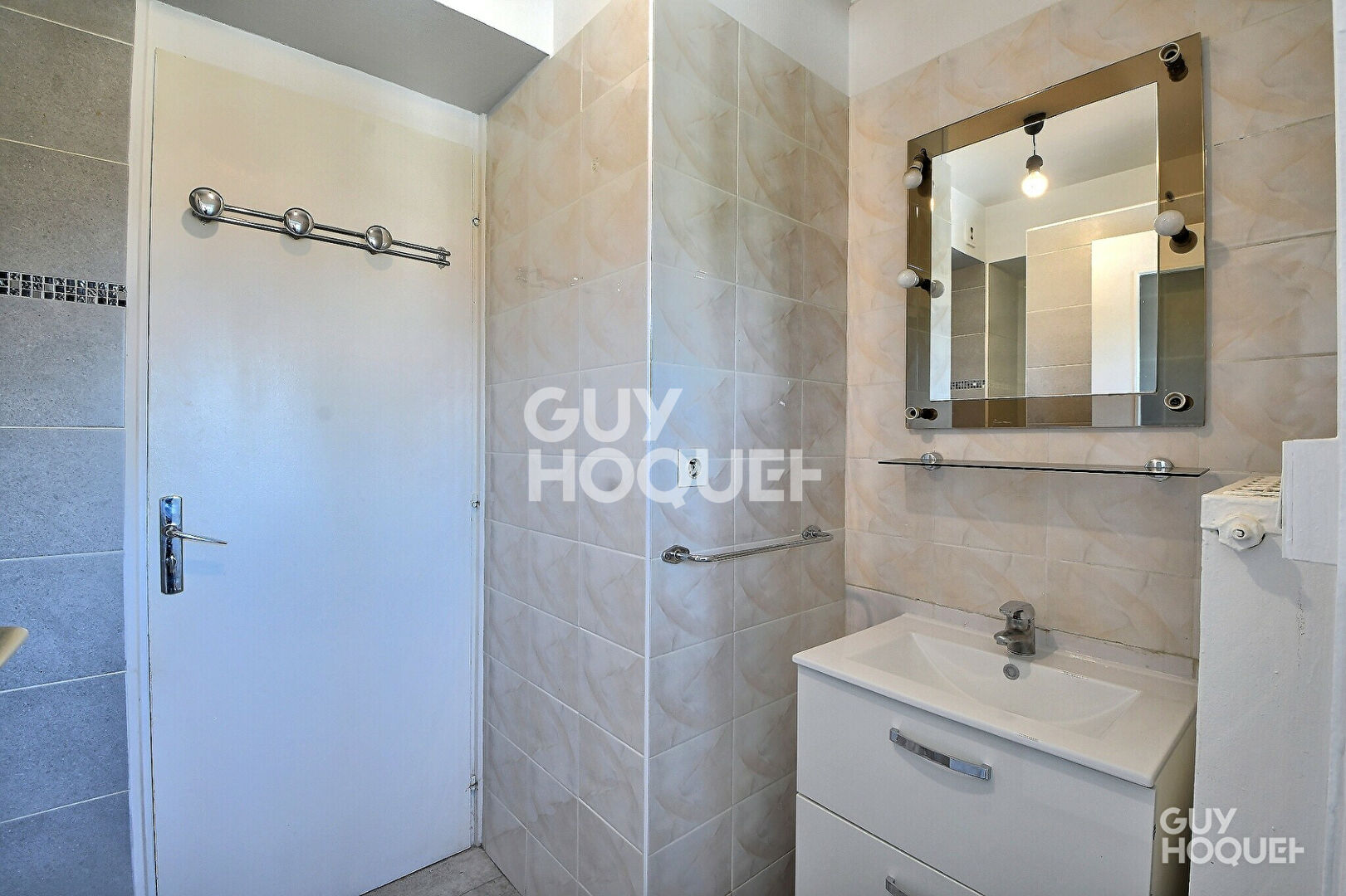 Appartement traversant T4 de 75 m² avec loggia et cave - Saint Jean Villeurbanne (69100)