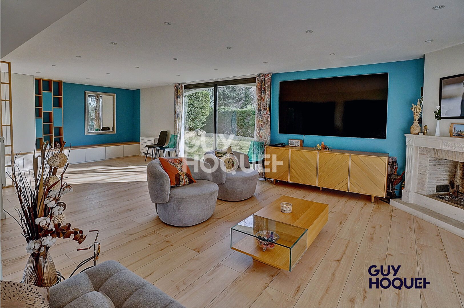 MAISON FAMILIALE DE CHARME AVEC PISCINE CHAUFFEE - ENVIRONNEMENT PRIVILEGIE A CAILLOUX-SUR-FONTAINES