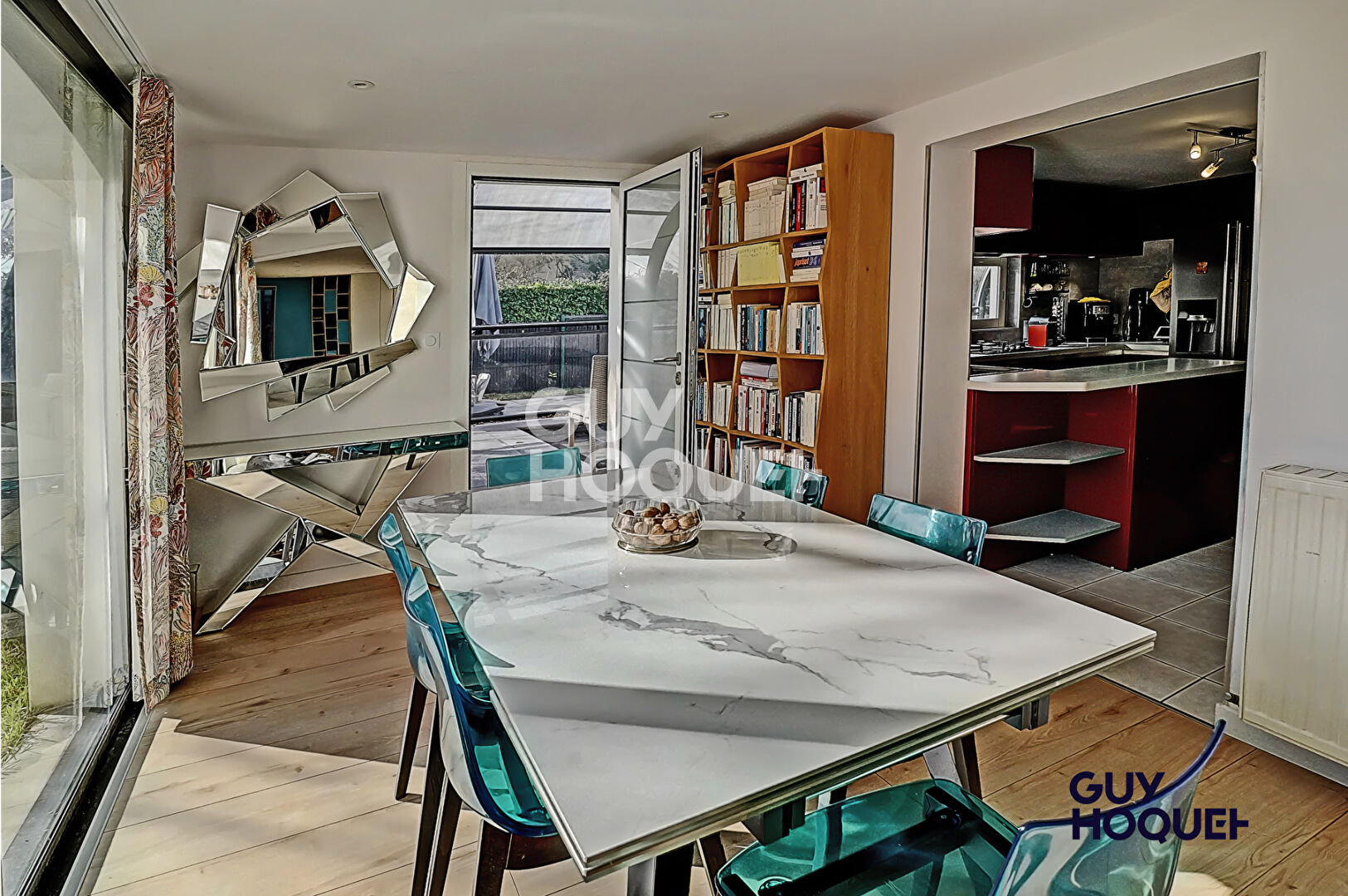 MAISON FAMILIALE DE CHARME AVEC PISCINE CHAUFFEE - ENVIRONNEMENT PRIVILEGIE A CAILLOUX-SUR-FONTAINES