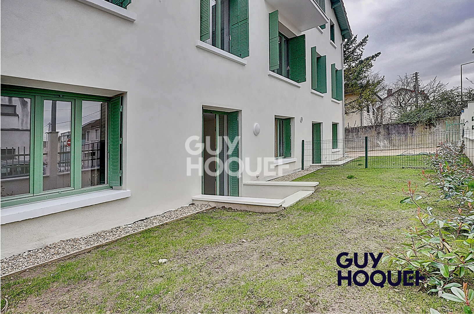 APPARTEMENT 2 PIECES DE 42,30 m², 1 CHAMBRE - 1 JARDIN PRIVATIF