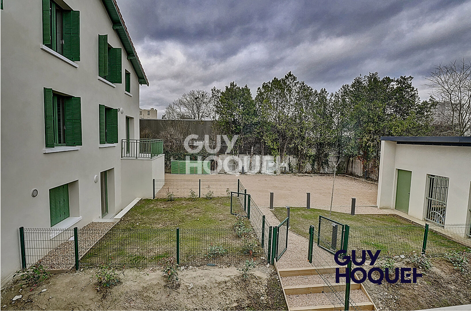 APPARTEMENT DUPLEX  3 PIECES DE 81,80 m² - 1 JARDIN PRIVATIF de 41 m²