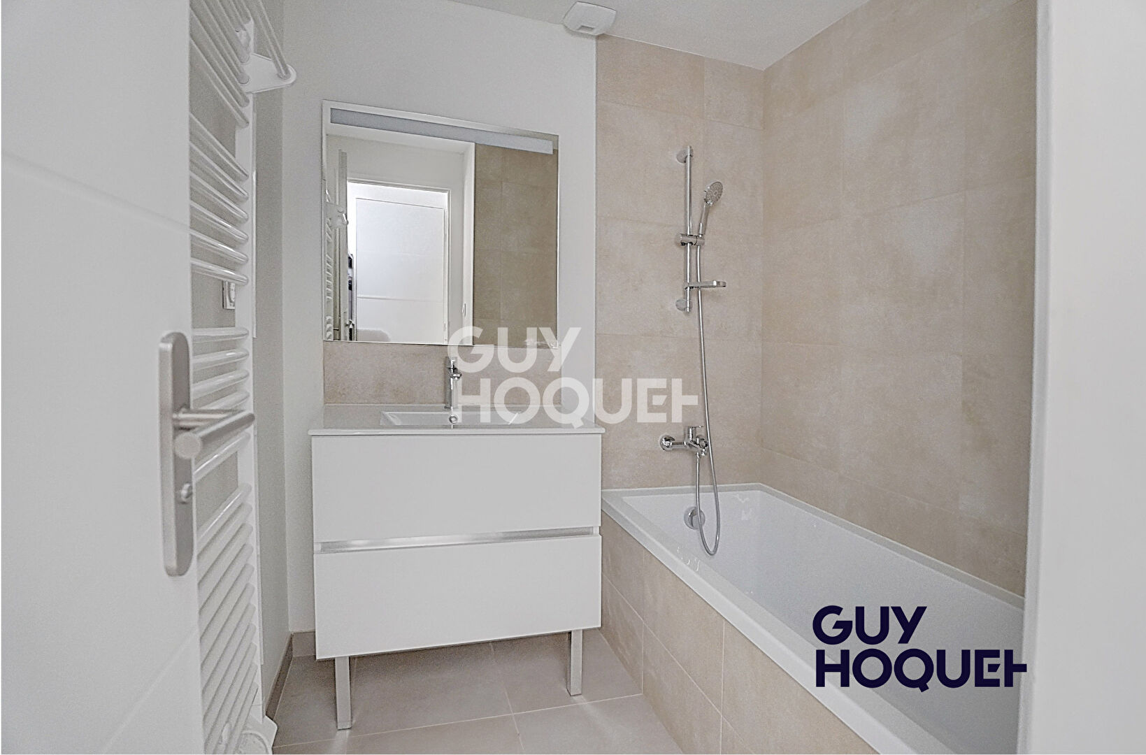 APPARTEMENT DUPLEX  3 PIECES DE 81,80 m² - 1 JARDIN PRIVATIF de 41 m²