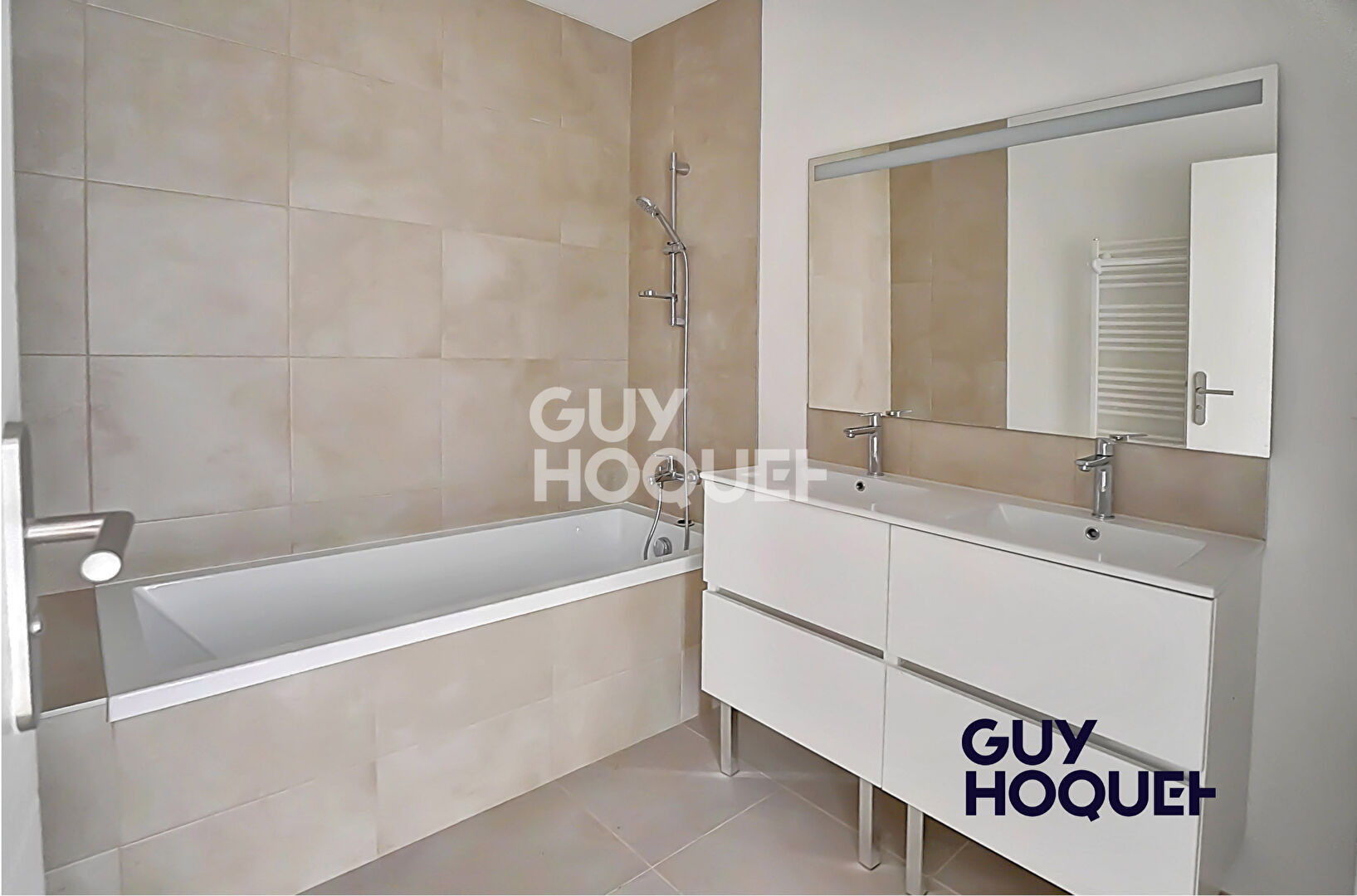 APPARTEMENT 4 PIECES DE 91,70 m² - 1 JARDIN PRIVATIF de 57 m²