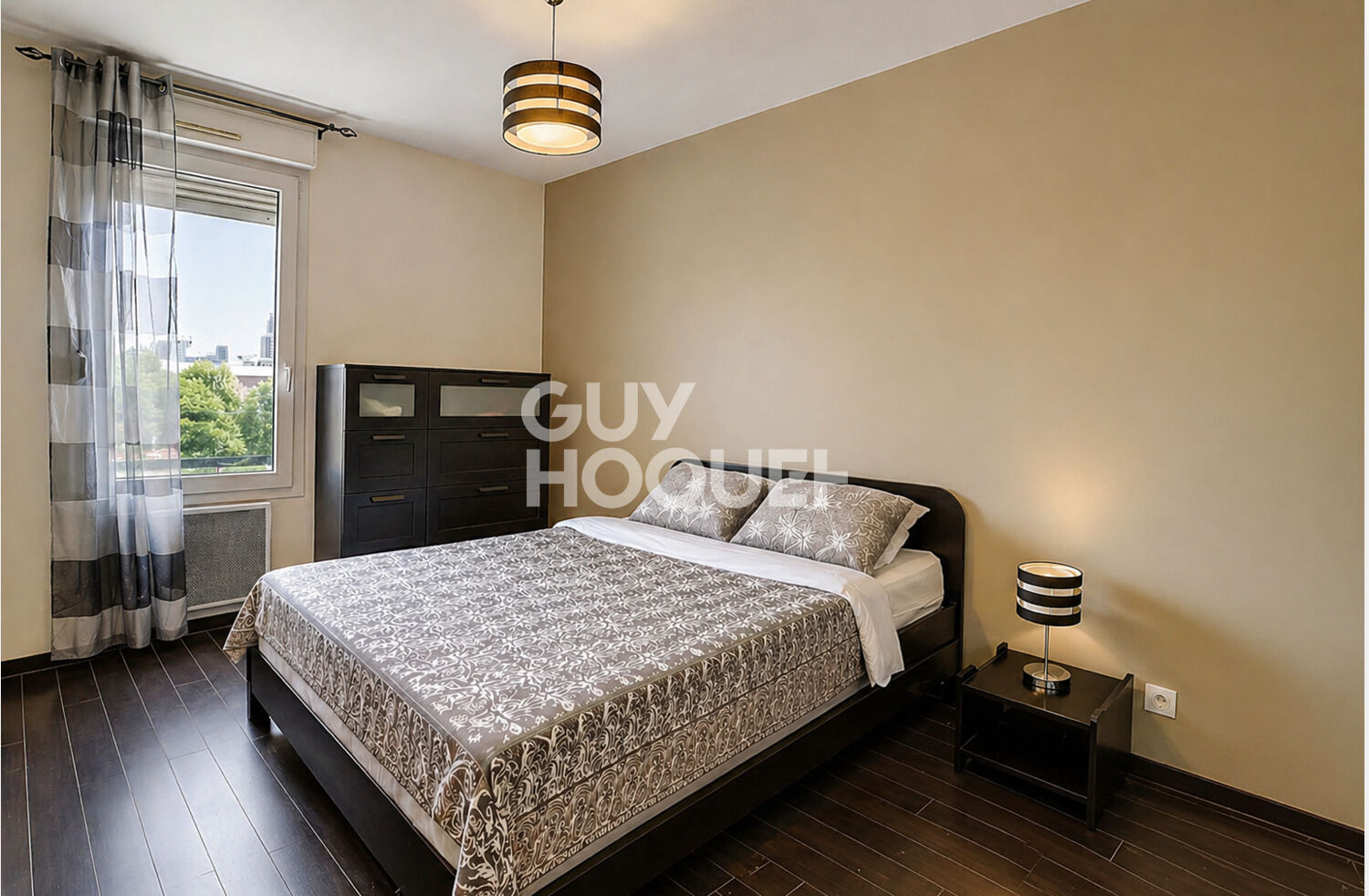 Appartement 2 pièces  avec stationnement en sous sol privatif  à vendre à Villeurbanne - Secteur  République