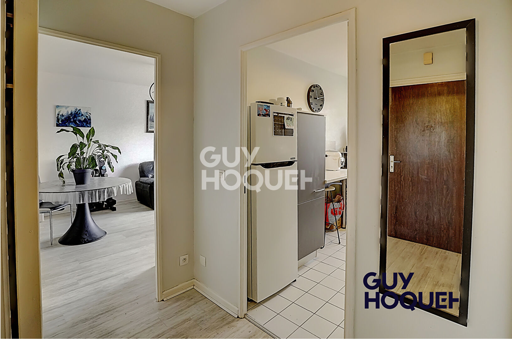 Appartement 2 pièces  avec stationnement en sous sol privatif  à vendre à Villeurbanne - Secteur  République