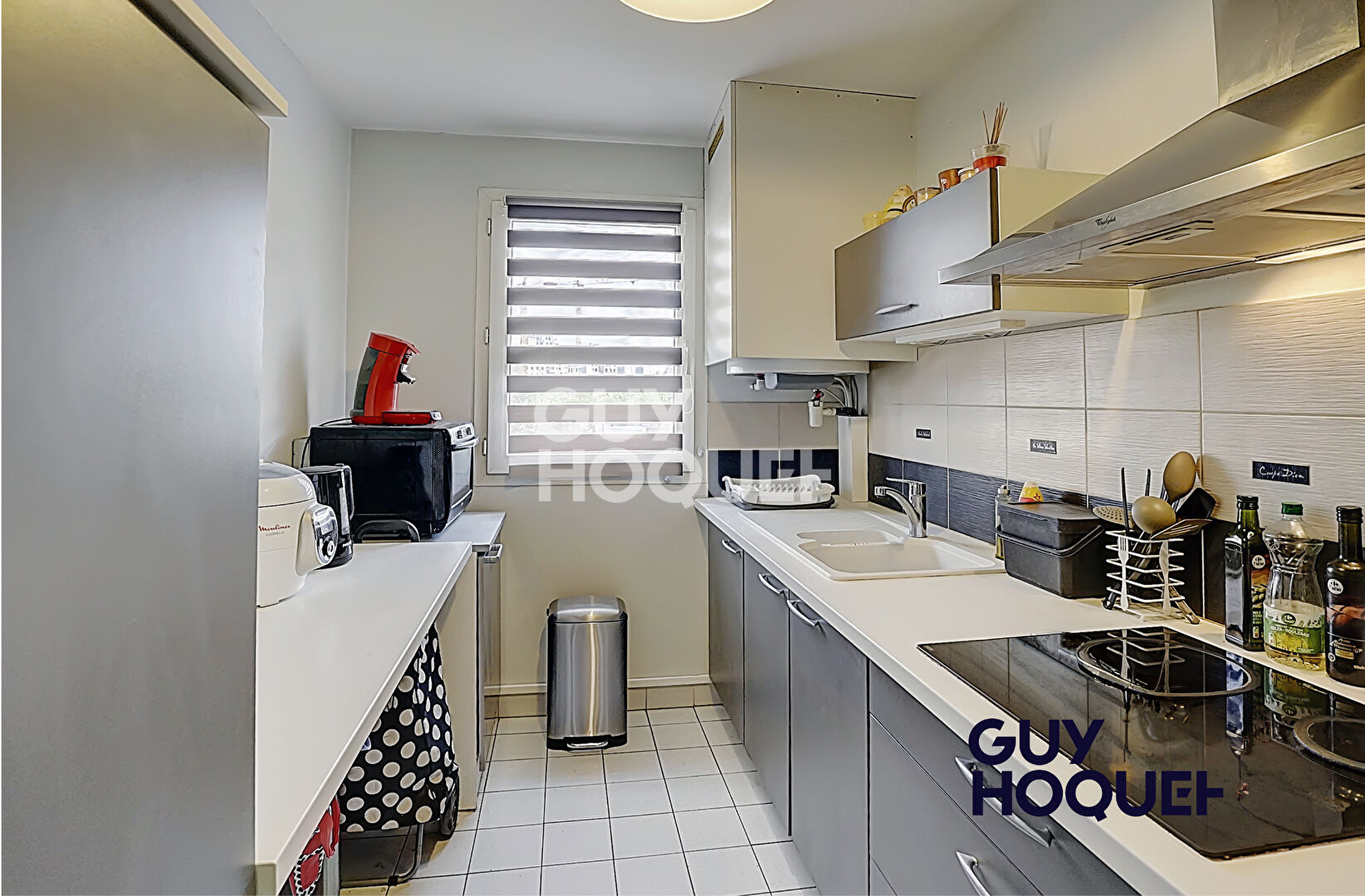 Appartement 2 pièces  avec stationnement en sous sol privatif  à vendre à Villeurbanne - Secteur  République