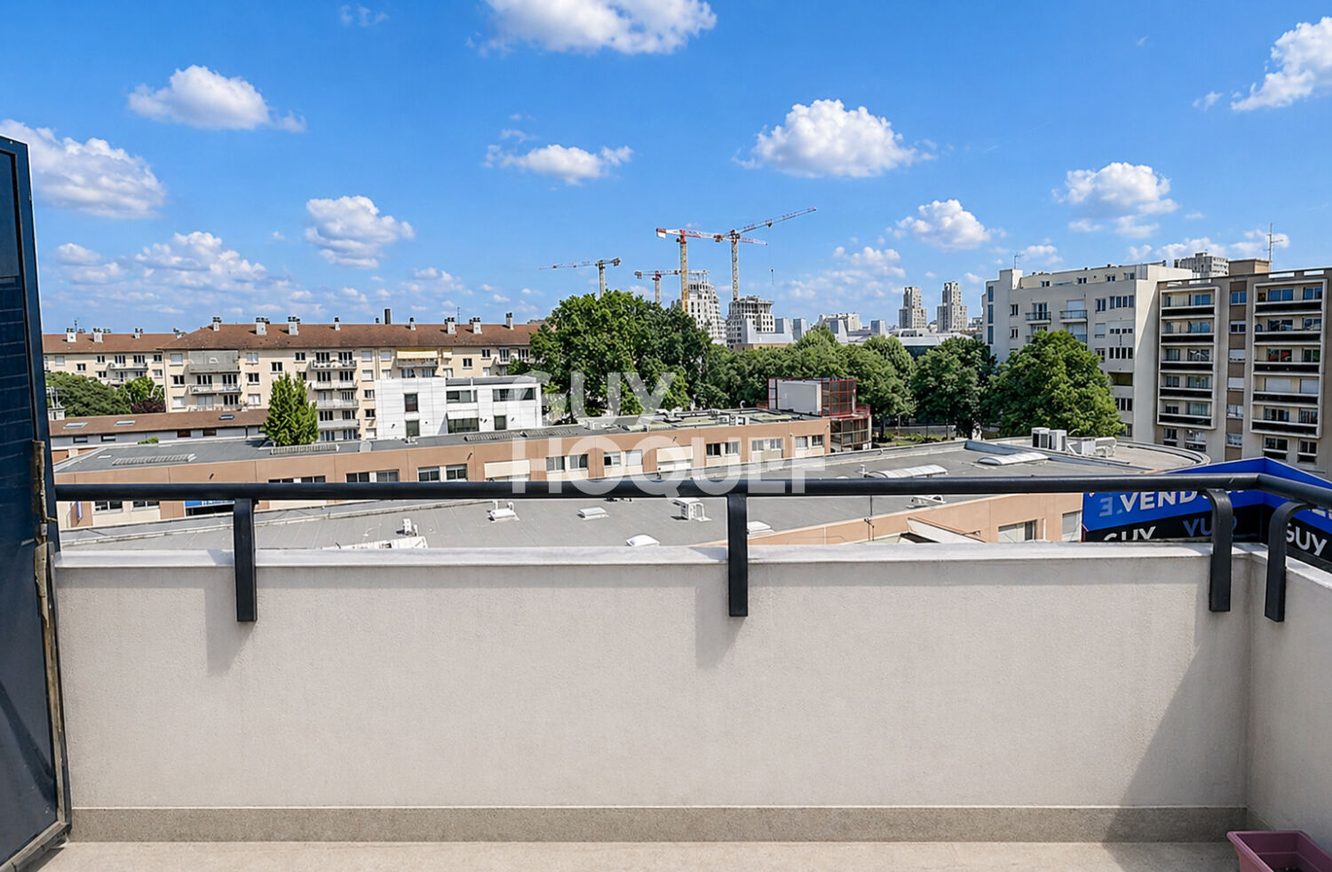Appartement 2 pièces  avec stationnement en sous sol privatif  à vendre à Villeurbanne - Secteur  République