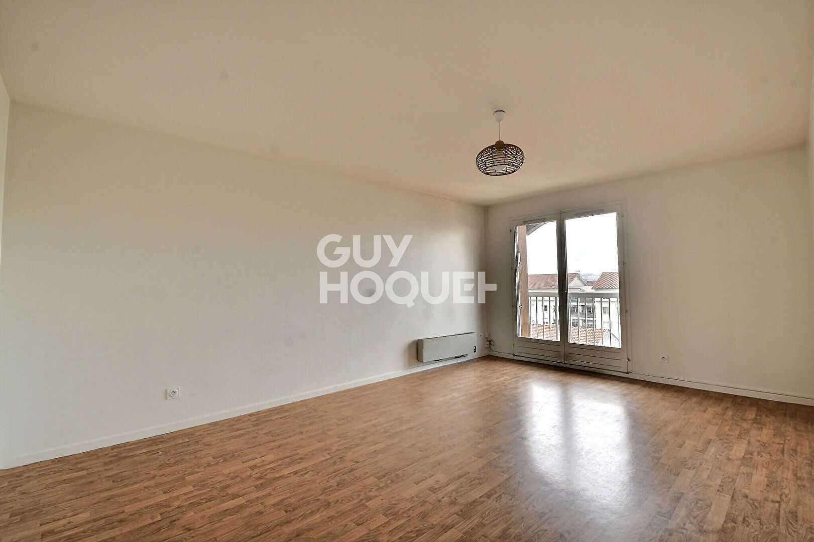 (Visite virtuelle) AUX PORTES DE MONTCHAT - A vendre, appartement de type T3 de 73 m²  avec balcons, garage et cave, Villeurbanne (69100)