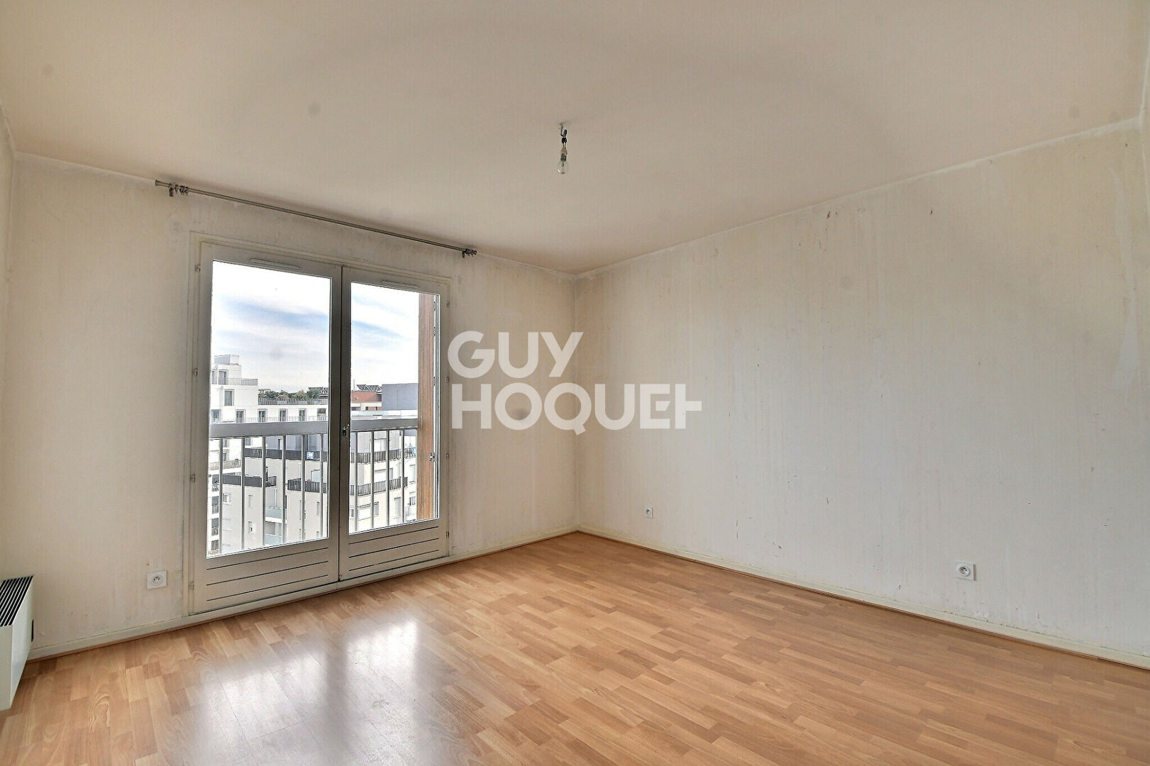 (Visite virtuelle) AUX PORTES DE MONTCHAT - A vendre, appartement de type T3 de 73 m²  avec balcons, garage et cave, Villeurbanne (69100)