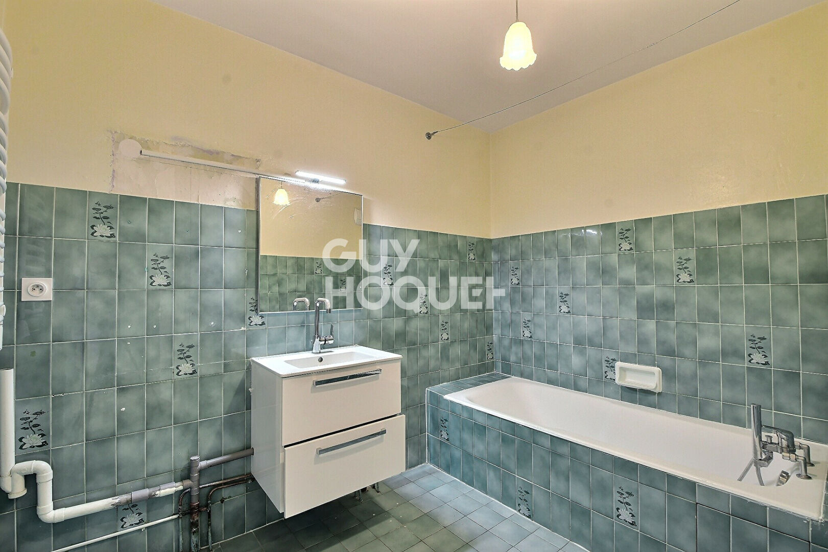 (Visite virtuelle) AUX PORTES DE MONTCHAT - A vendre, appartement de type T3 de 73 m²  avec balcons, garage et cave, Villeurbanne (69100)