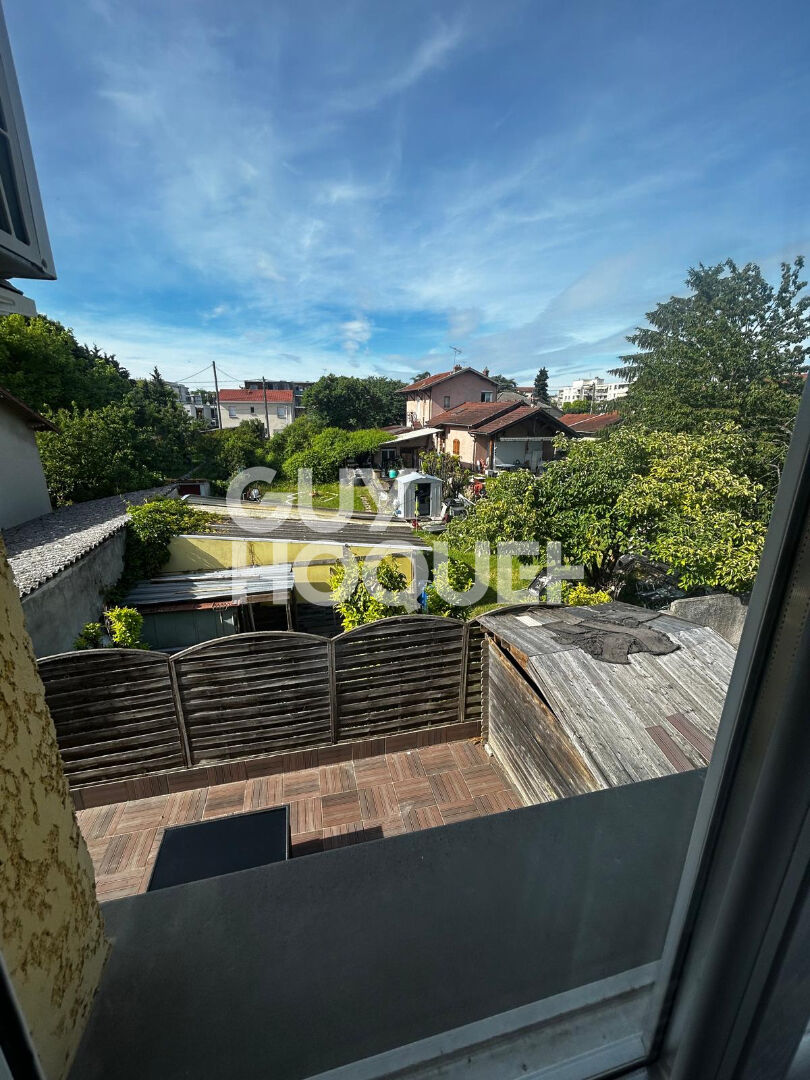Maison 5 pièces à vendre à Vaulx-en-Velin - Quartier Village