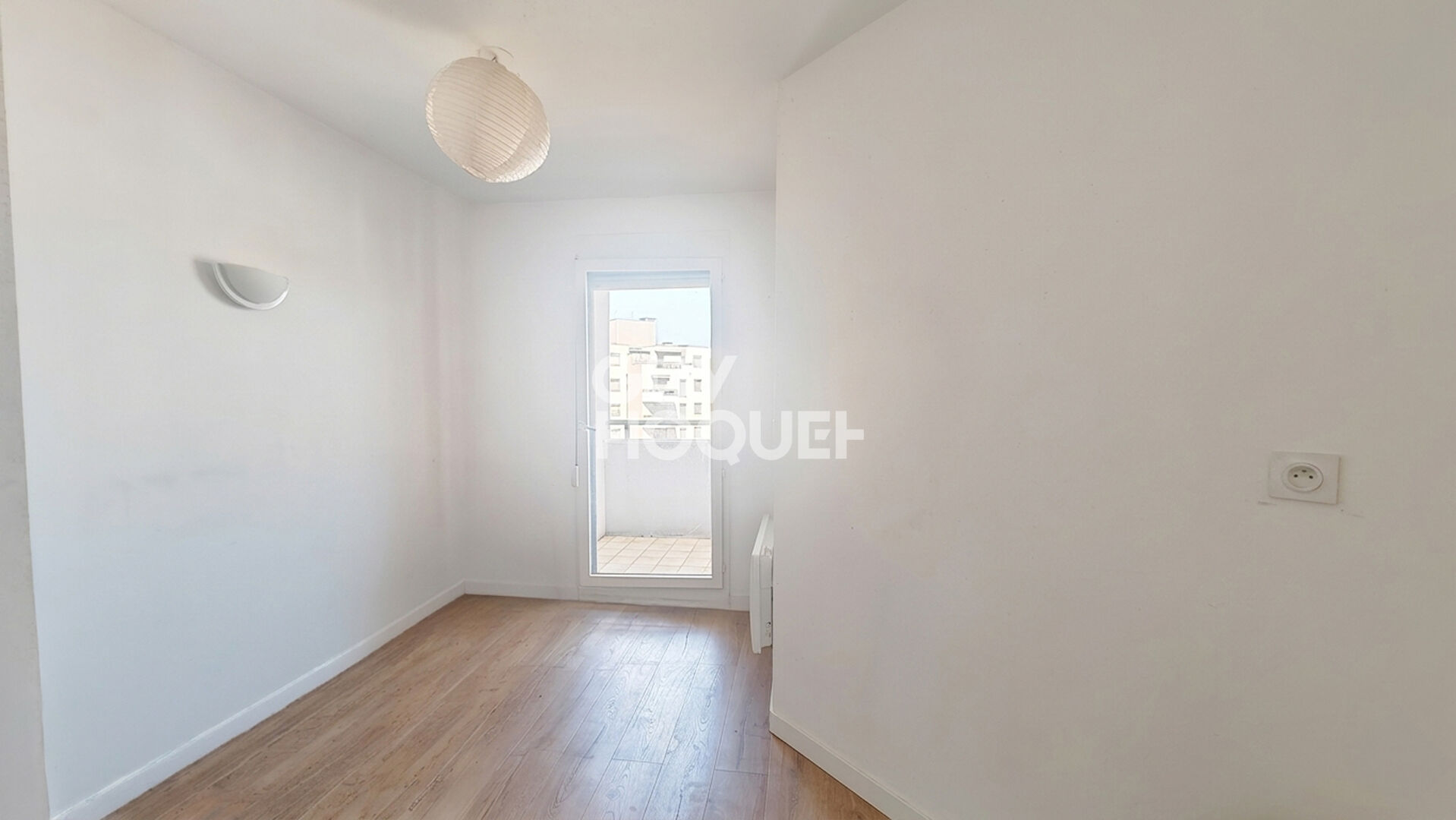 Appartement Villeurbanne  3 pièce(s) 52 m2 Dernier étage vu sur Cour