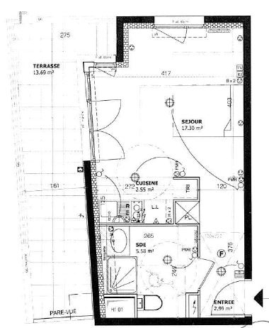 Studio récent avec terrasse