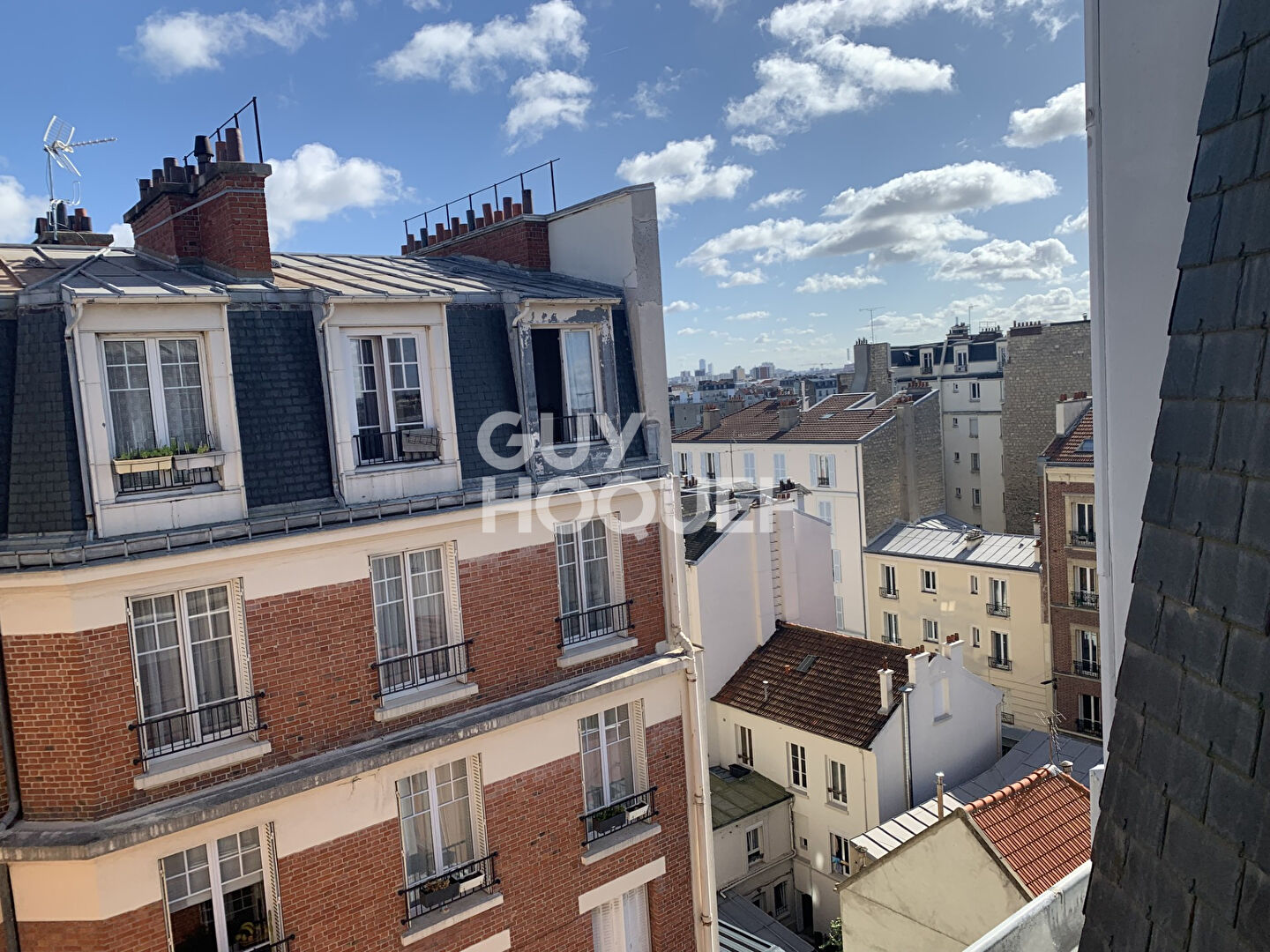 BOIS COLOMBES CENTRE/ Chambre meublée 12.44 m²