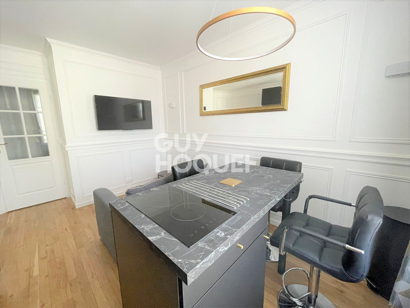 APPARTEMENT MEUBLE 2 PIECES - PROCHE METRO HOCHE
